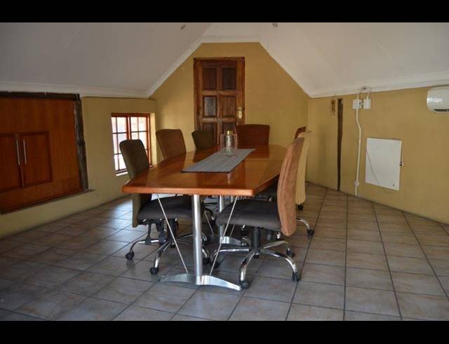 940M² BUSINESS FOR SALE IN BRACKENHURST